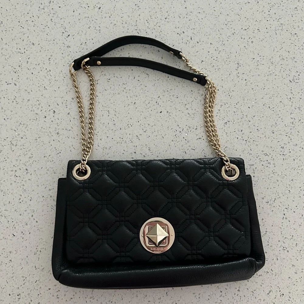Kate Spade Black NWOT Quilted Leather Bag with Gold Turnlock and Pink